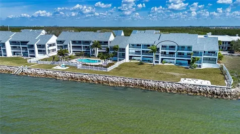 802 Bahia Del Sol Drive Ruskin FL 33570