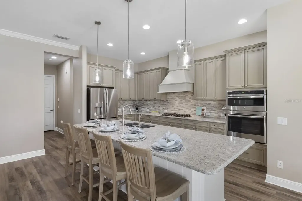 569 Mast Drive Bradenton FL 34208