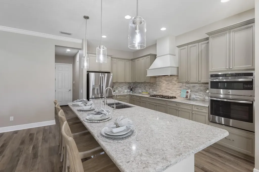 569 Mast Drive Bradenton FL 34208