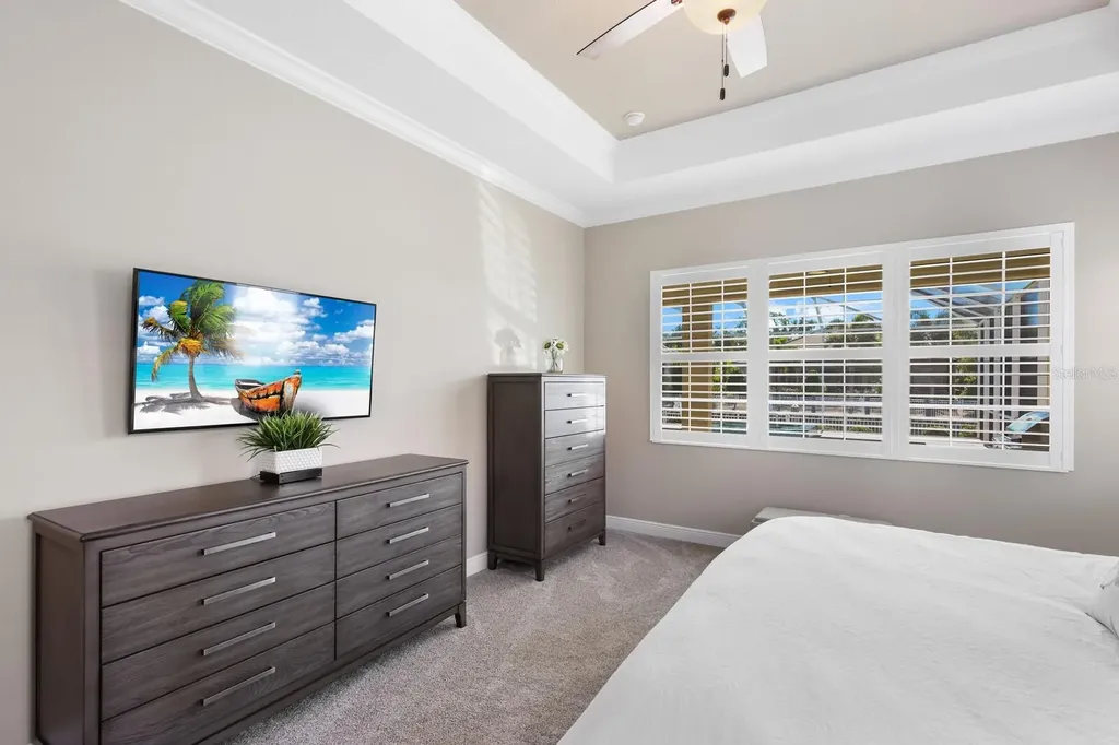 569 Mast Drive Bradenton FL 34208