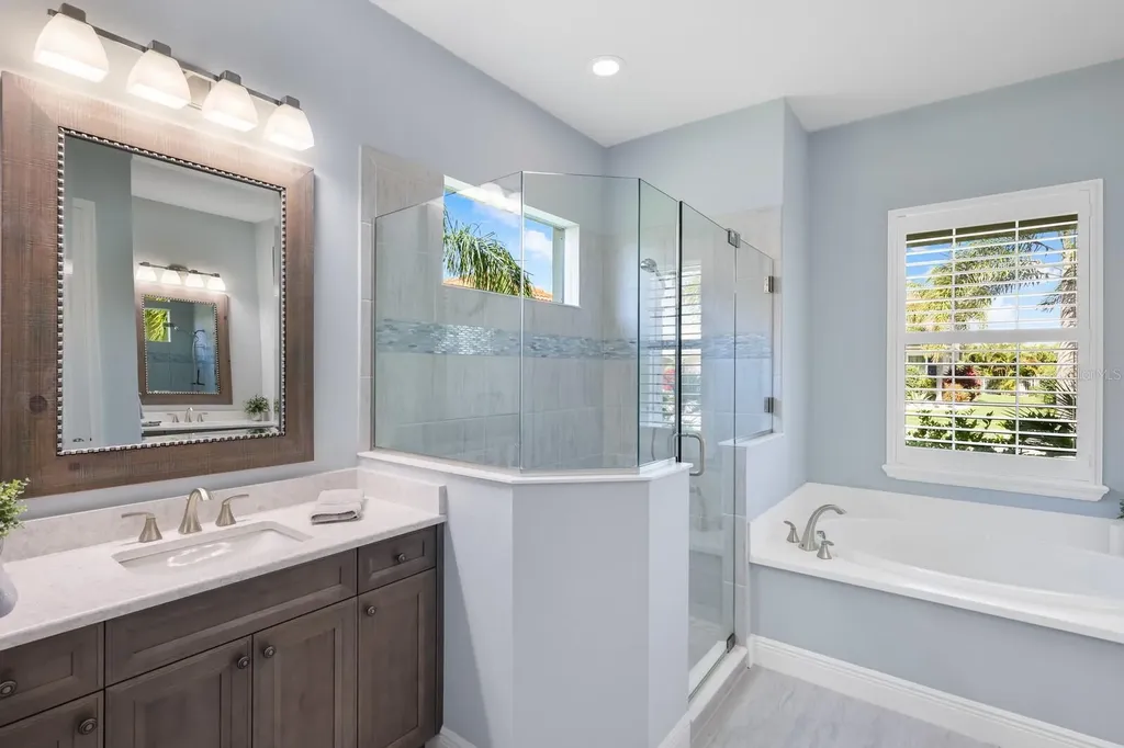 569 Mast Drive Bradenton FL 34208