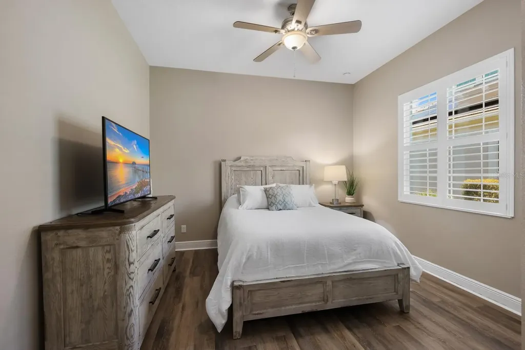569 Mast Drive Bradenton FL 34208