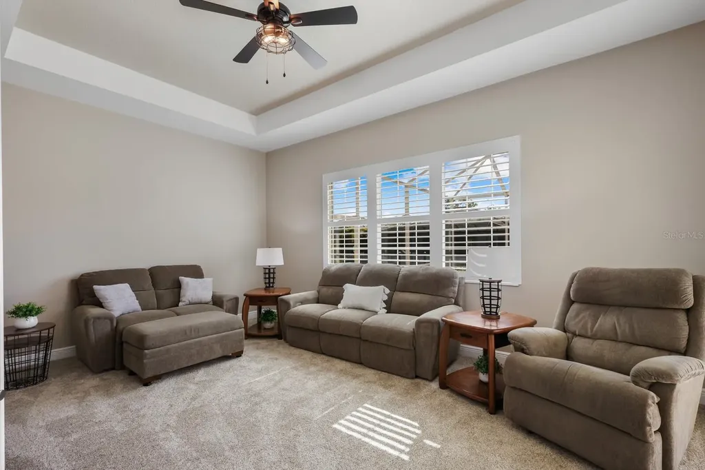 569 Mast Drive Bradenton FL 34208