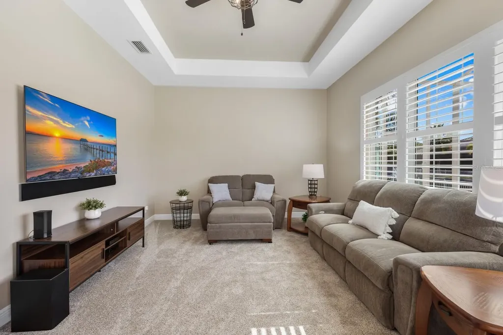 569 Mast Drive Bradenton FL 34208
