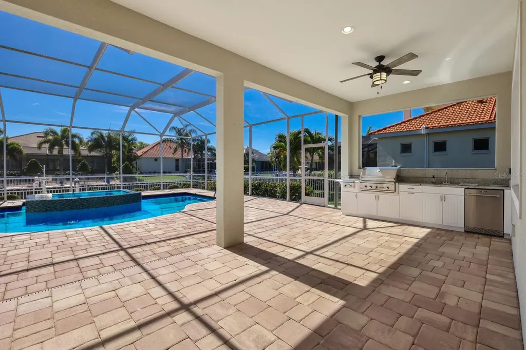 569 Mast Drive Bradenton FL 34208