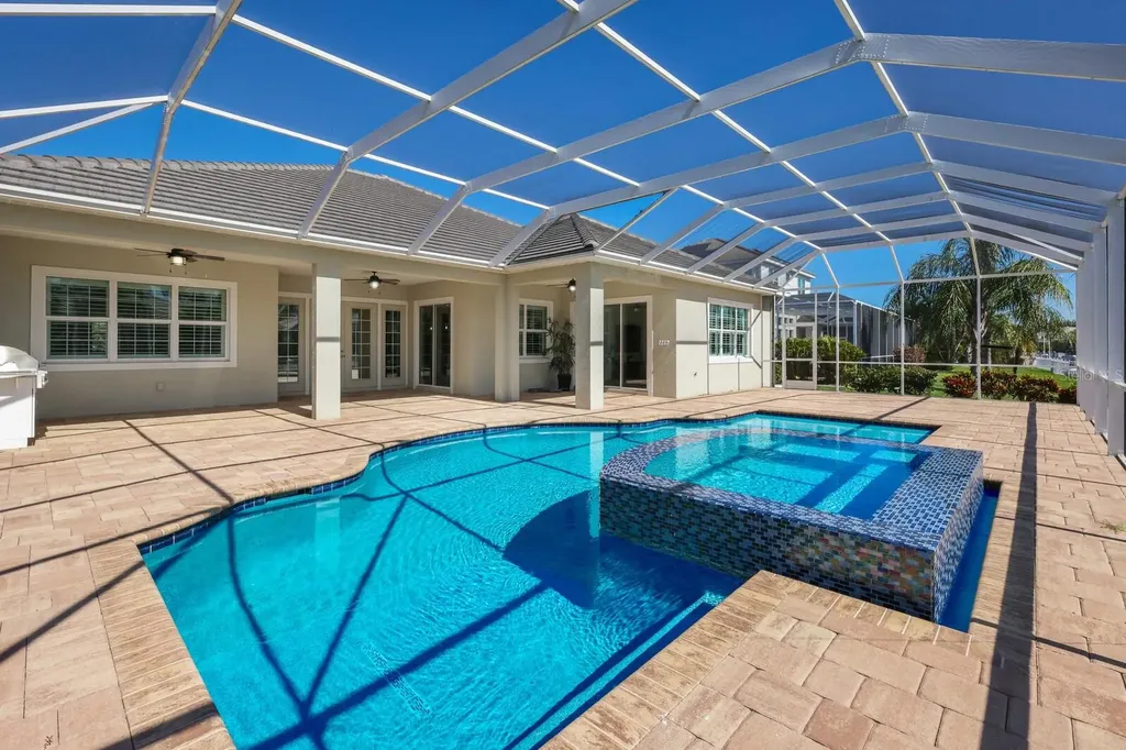 569 Mast Drive Bradenton FL 34208