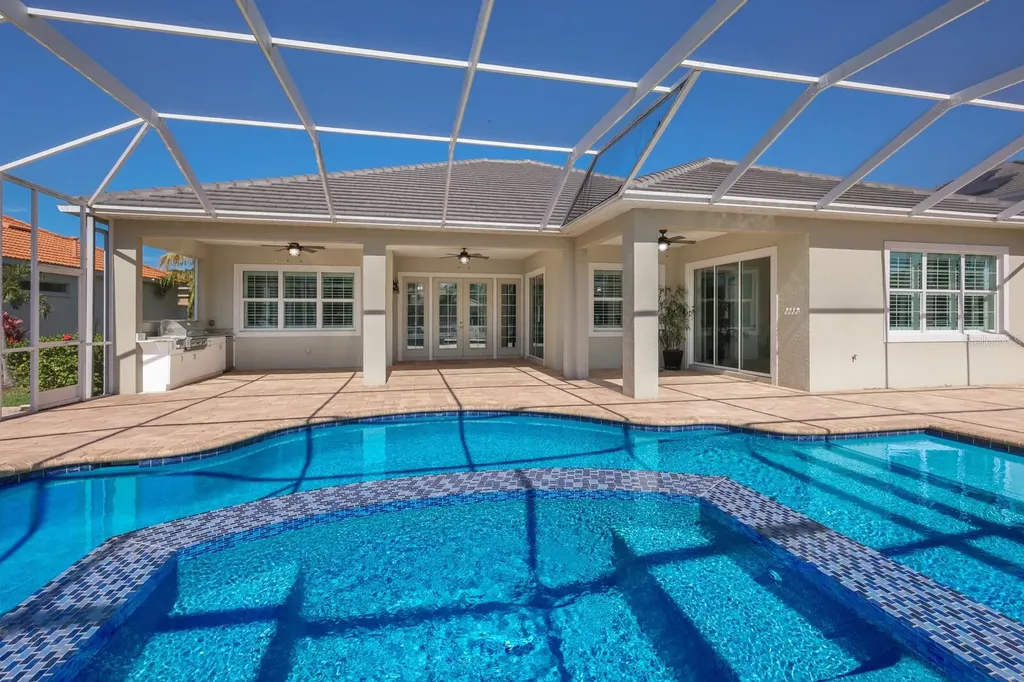 569 Mast Drive Bradenton FL 34208