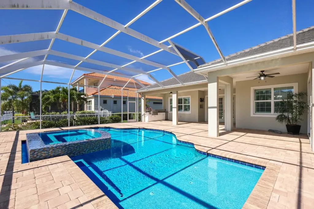 569 Mast Drive Bradenton FL 34208