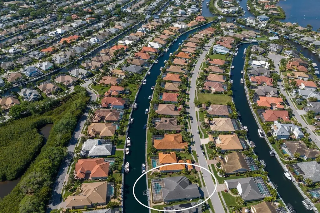 569 Mast Drive Bradenton FL 34208