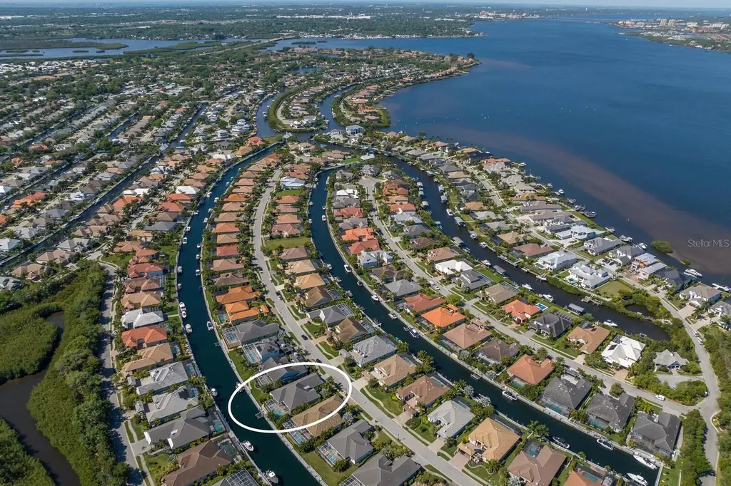 569 Mast Drive Bradenton FL 34208