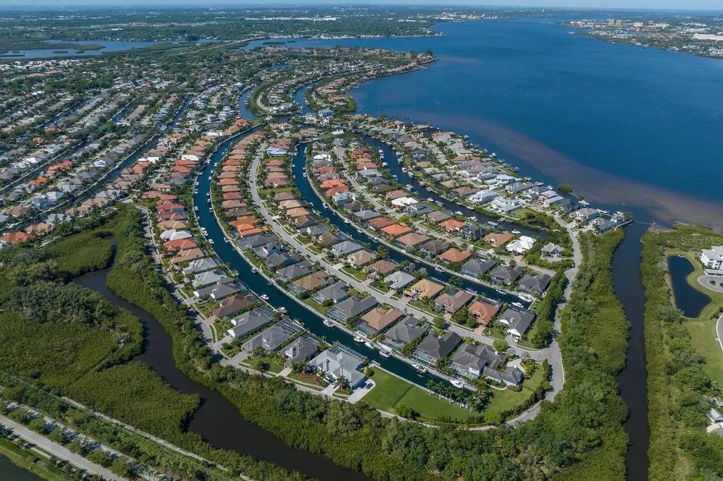 569 Mast Drive Bradenton FL 34208