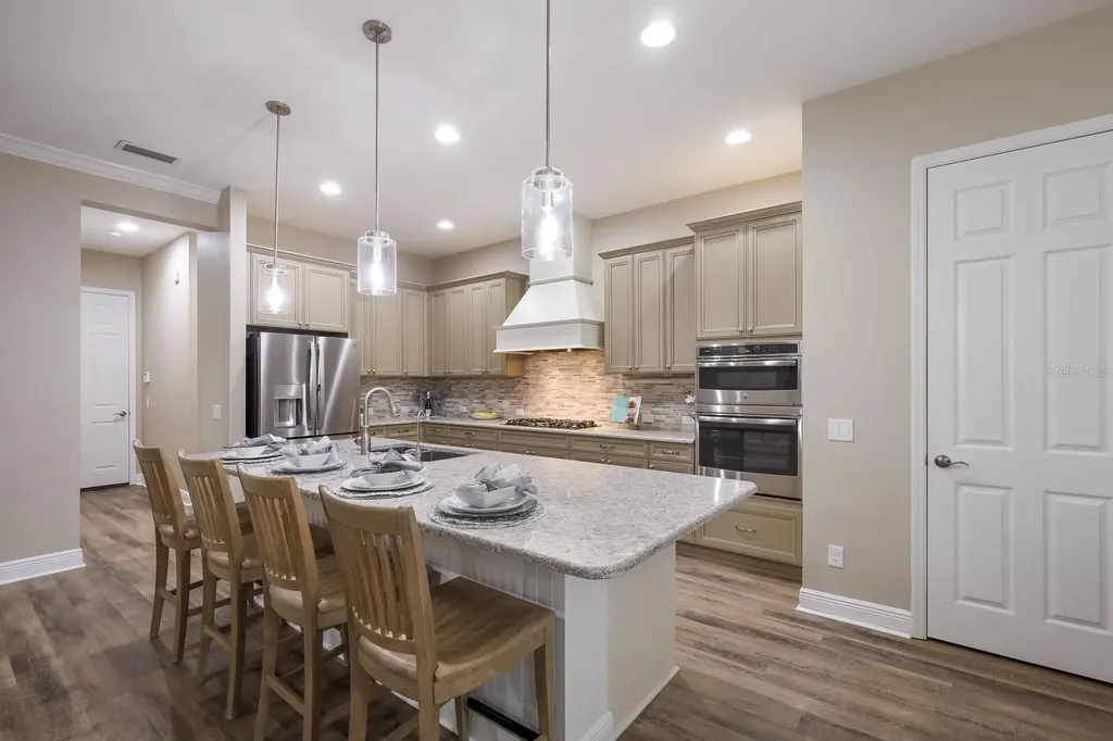 569 Mast Drive Bradenton FL 34208