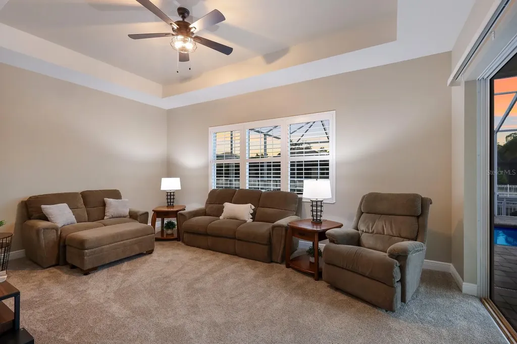 569 Mast Drive Bradenton FL 34208