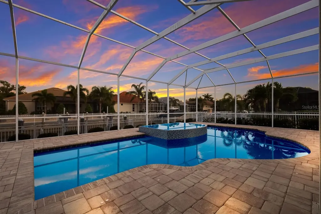 569 Mast Drive Bradenton FL 34208