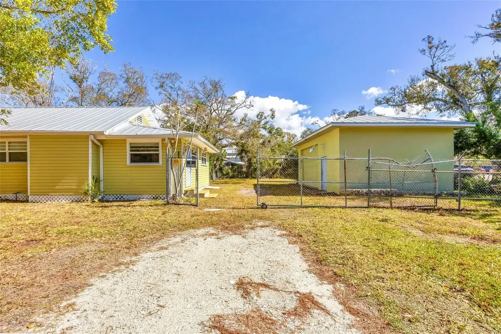 1716 10th Way Sarasota FL 34236