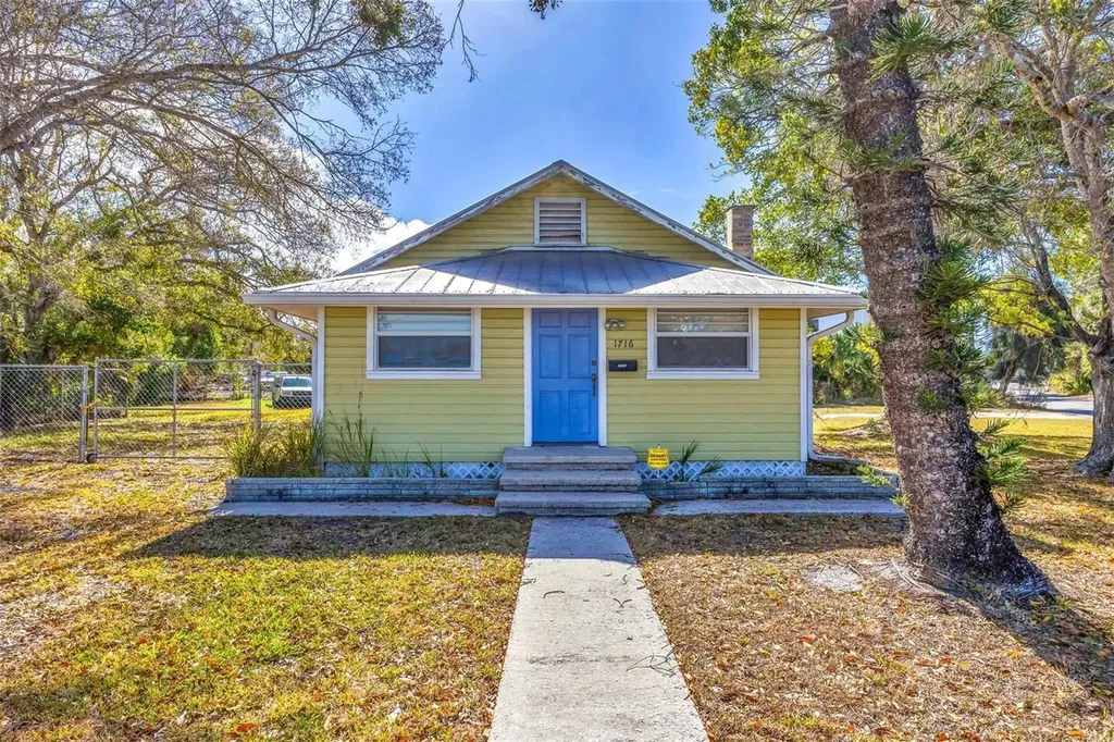 1716 10th Way Sarasota FL 34236