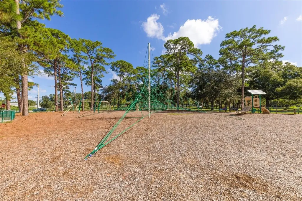 1716 10th Way Sarasota FL 34236