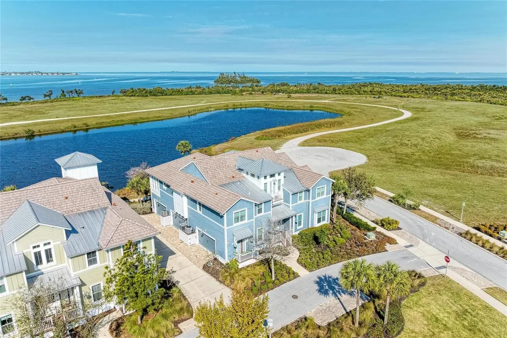 226 Sapphire Lake Drive Bradenton FL 34209