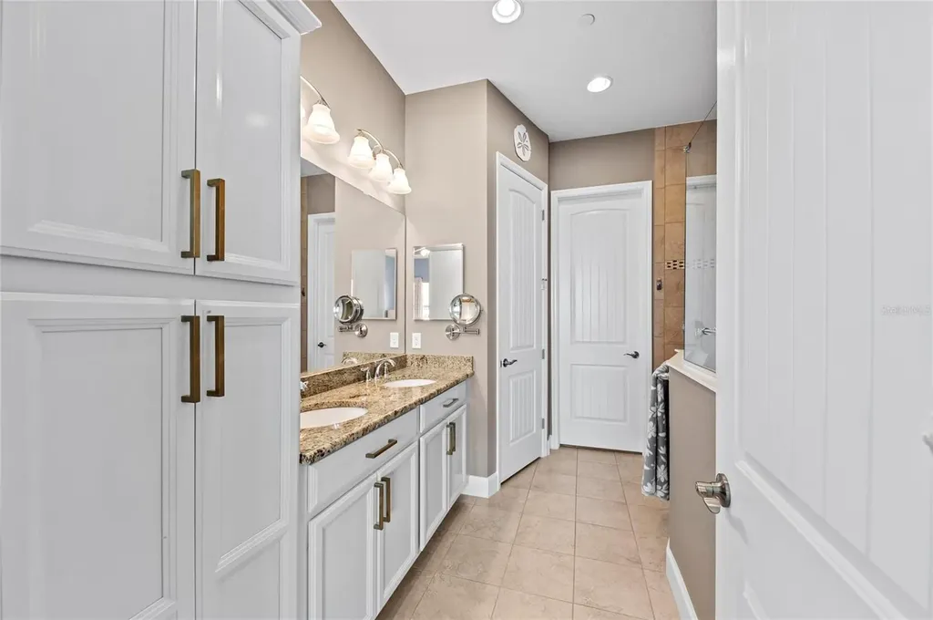 226 Sapphire Lake Drive Bradenton FL 34209