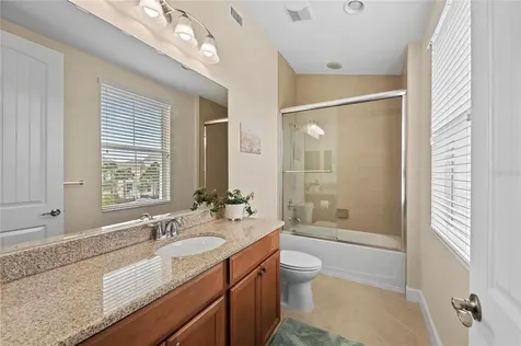 226 Sapphire Lake Drive Bradenton FL 34209