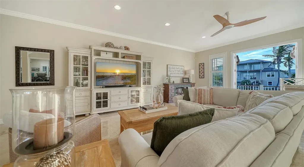 605 N Point Drive Holmes Beach FL 34217