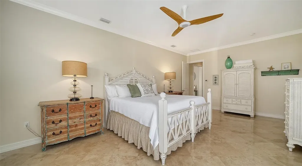 605 N Point Drive Holmes Beach FL 34217