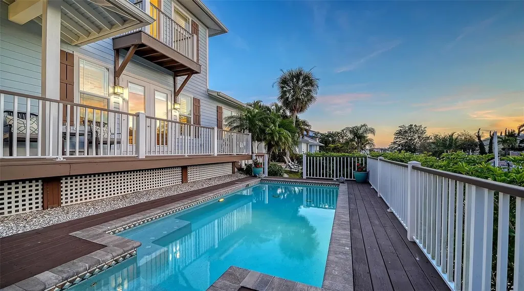 605 N Point Drive Holmes Beach FL 34217
