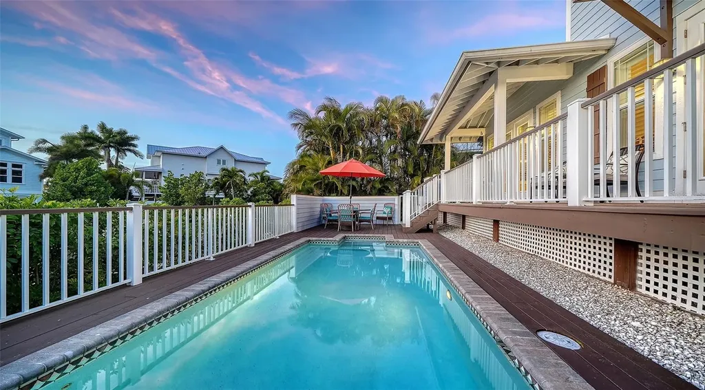 605 N Point Drive Holmes Beach FL 34217