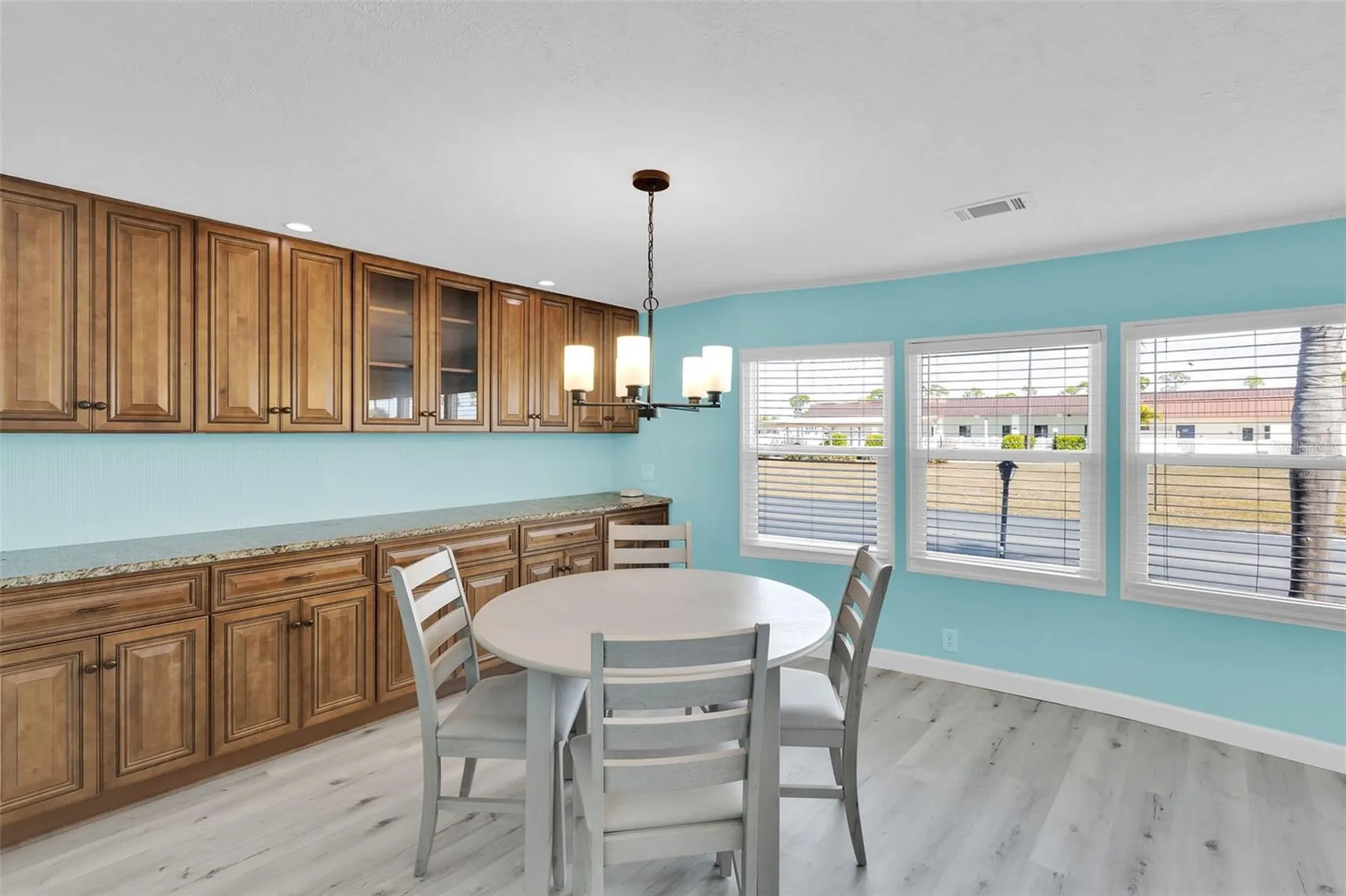 517 Los Altos North Port FL 34287