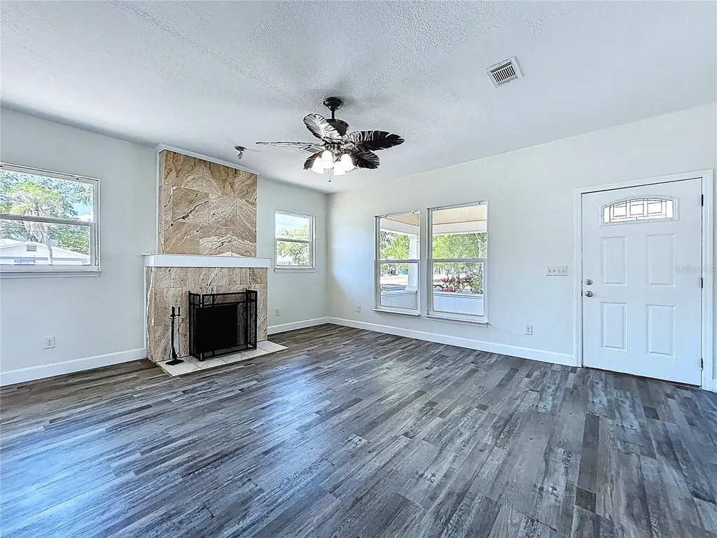 313 Jefferson Avenue S Oldsmar FL 34677