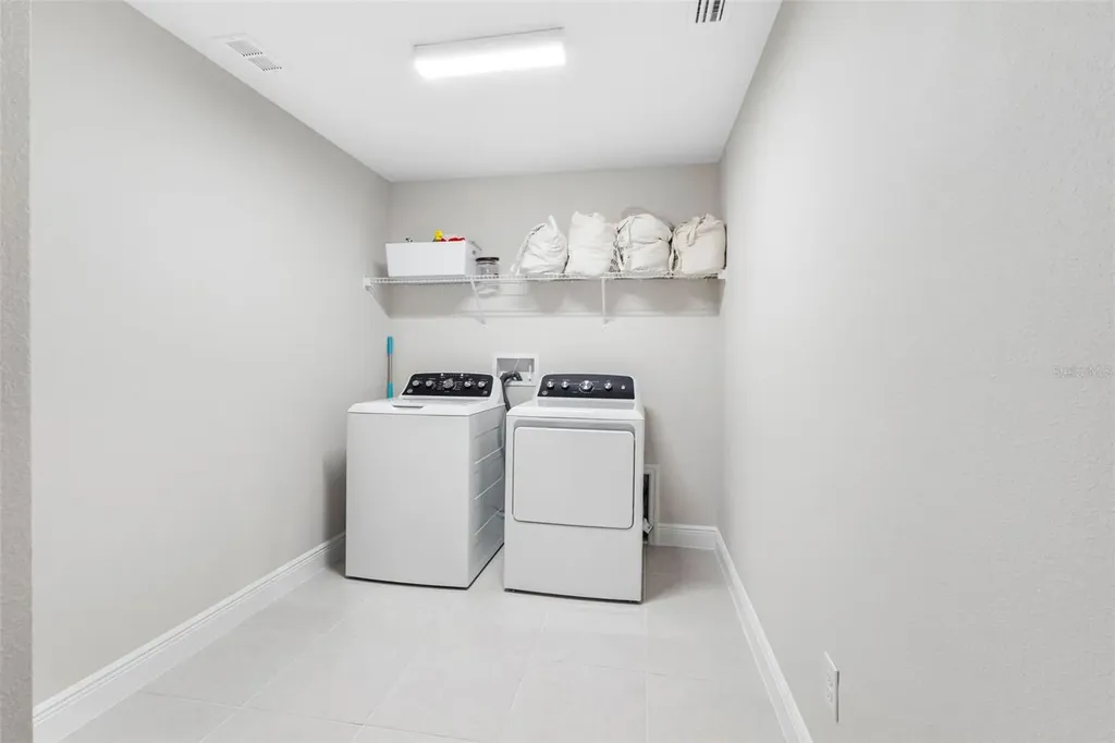 14868 Summer Branch Drive Lithia FL 33547