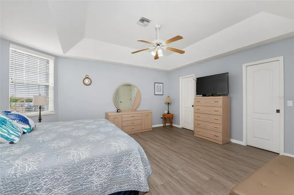 1390 Beach Road Englewood FL 34223