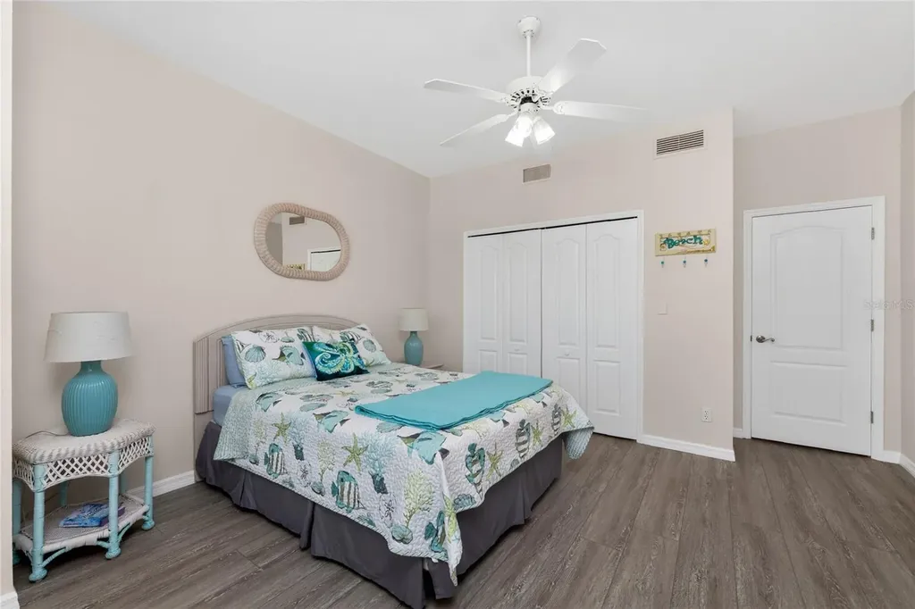 1390 Beach Road Englewood FL 34223