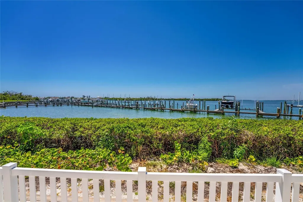 1390 Beach Road Englewood FL 34223