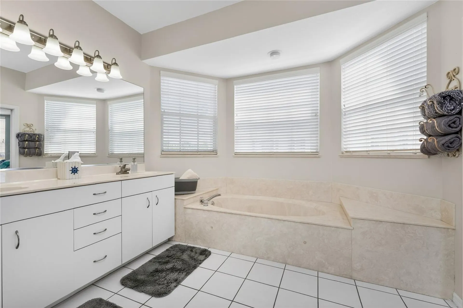 1390 Beach Road Englewood FL 34223