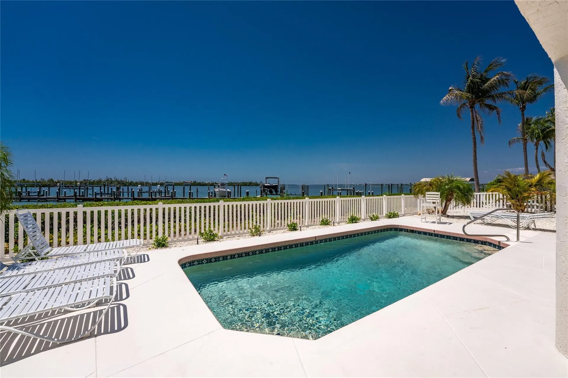 1390 Beach Road Englewood FL 34223