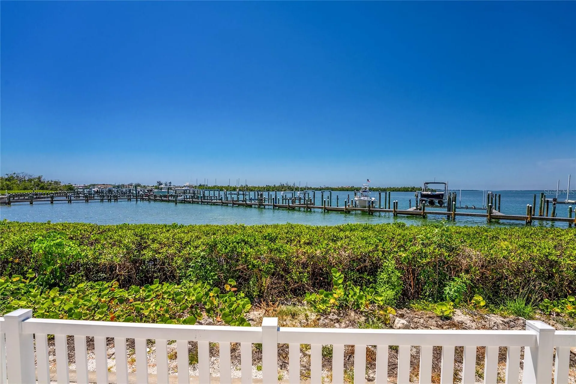 1390 Beach Road Englewood FL 34223