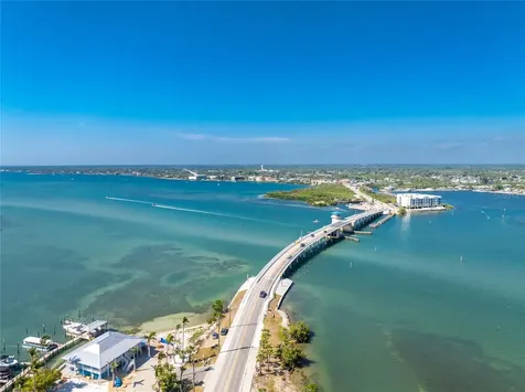 1390 Beach Road Englewood FL 34223