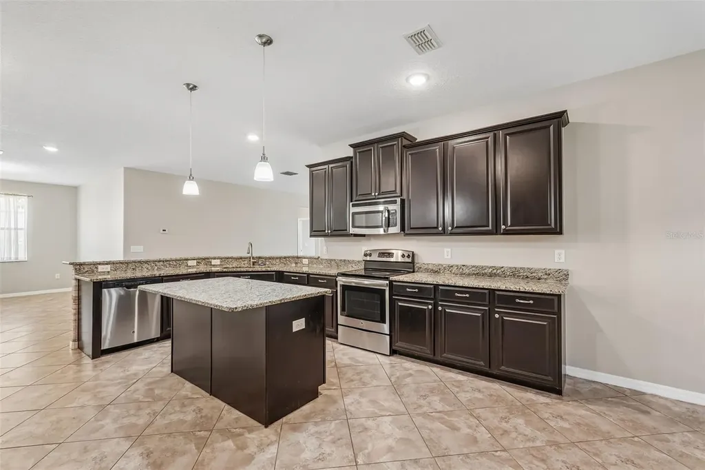 2426 Cumberland Cliff Drive Ruskin FL 33570