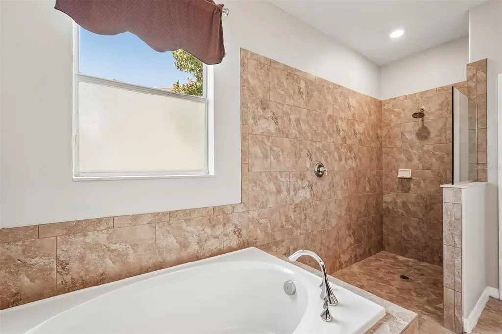 2426 Cumberland Cliff Drive Ruskin FL 33570