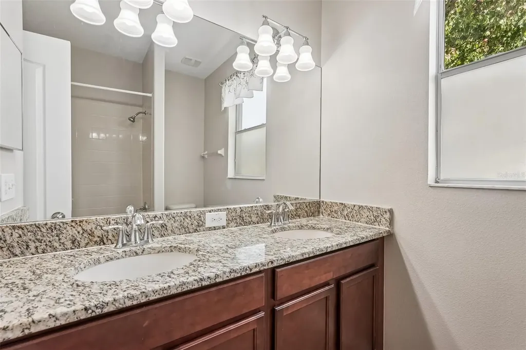 2426 Cumberland Cliff Drive Ruskin FL 33570