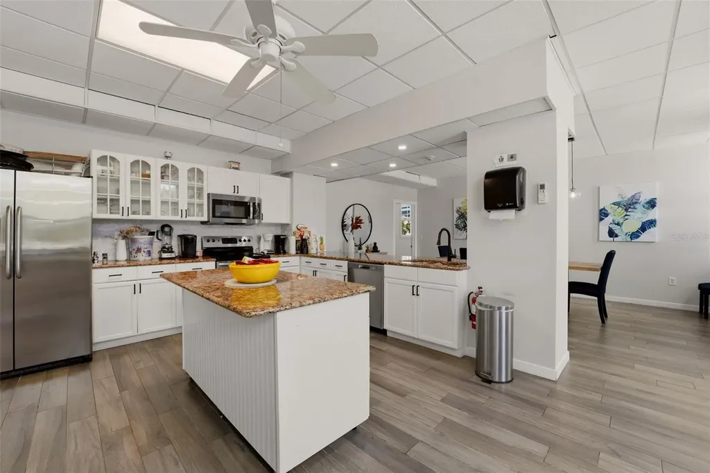 33 S Gulfstream Avenue Sarasota FL 34236