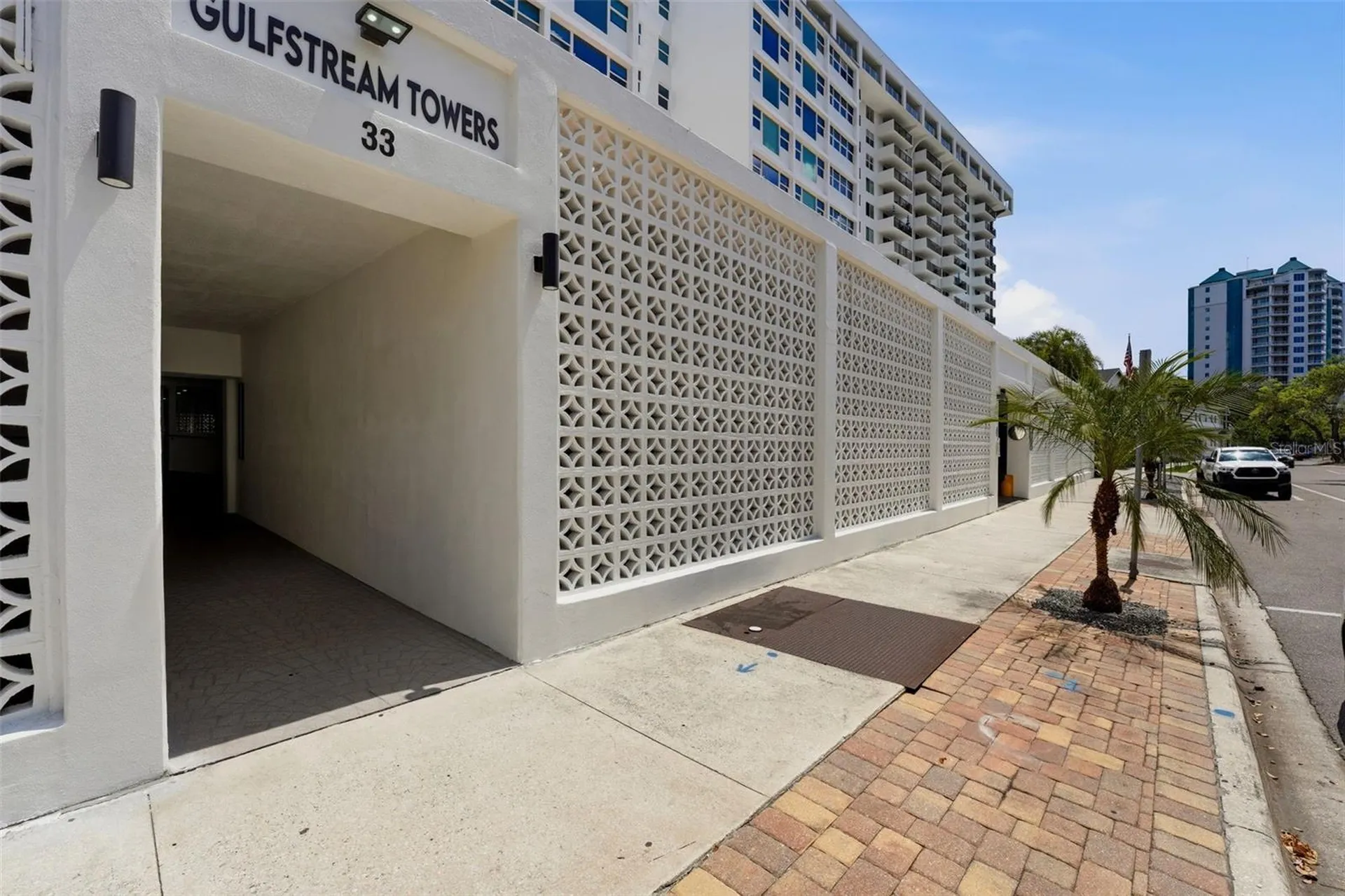 33 S Gulfstream Avenue Sarasota FL 34236