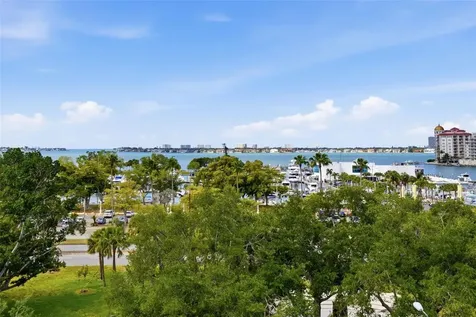 33 S Gulfstream Avenue Sarasota FL 34236
