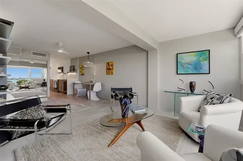 33 S Gulfstream Avenue Sarasota FL 34236
