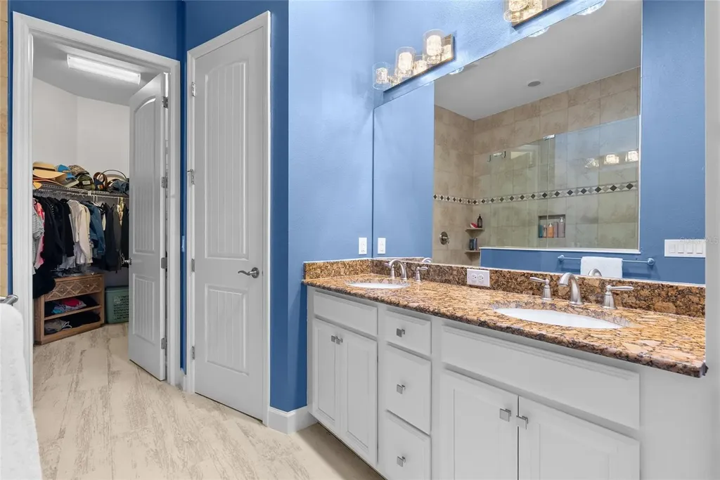 319 Compass Point Drive Bradenton FL 34209