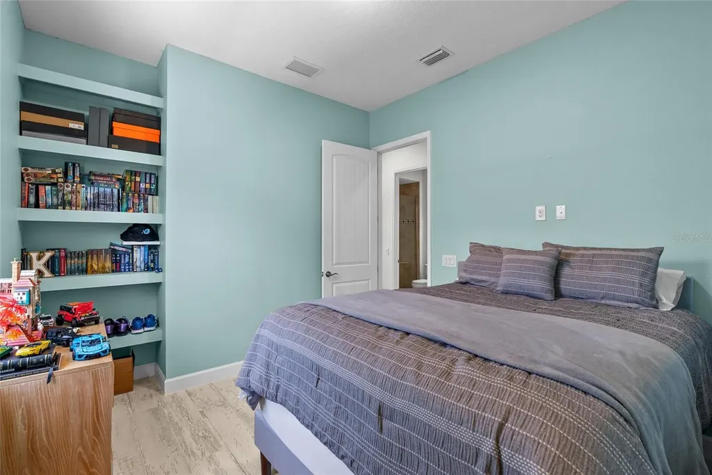 319 Compass Point Drive Bradenton FL 34209