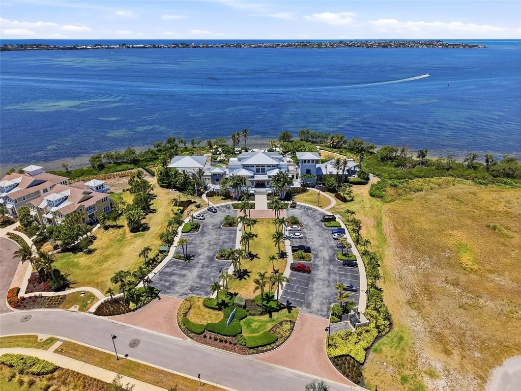 319 Compass Point Drive Bradenton FL 34209