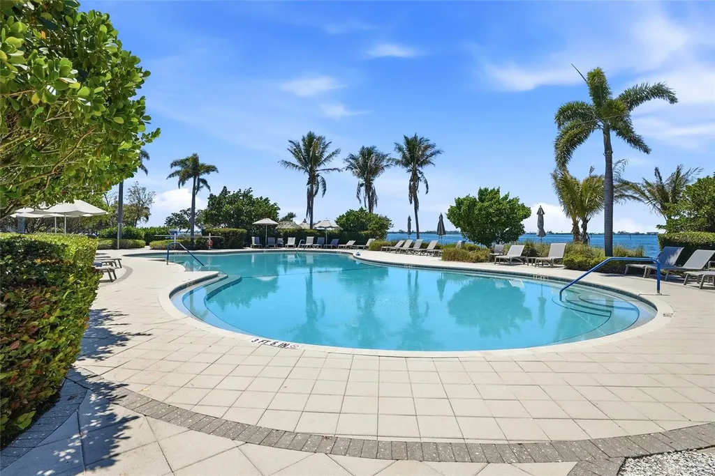 319 Compass Point Drive Bradenton FL 34209
