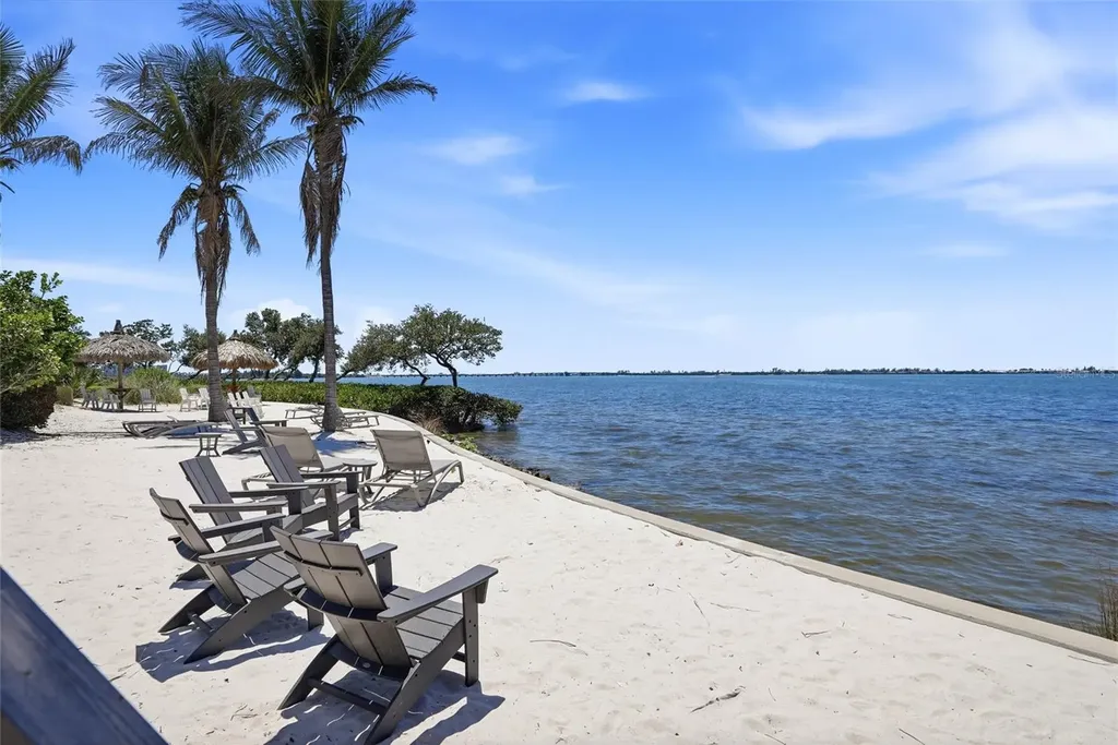 319 Compass Point Drive Bradenton FL 34209